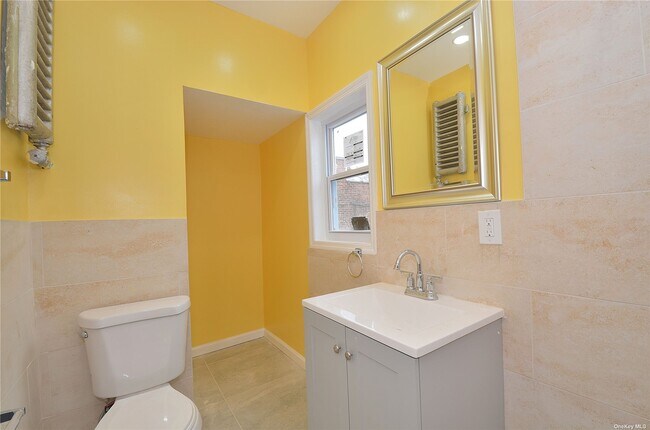 Building Photo - 1696 E 49th St