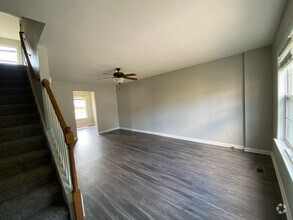 Building Photo - Renovated Columbia Townhome!!