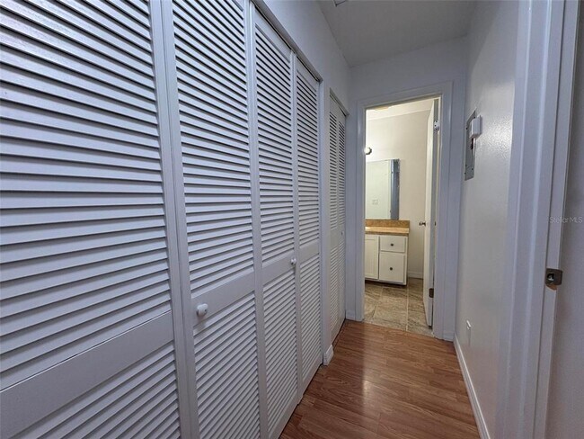 Building Photo - 1724 Foxhall Cir
