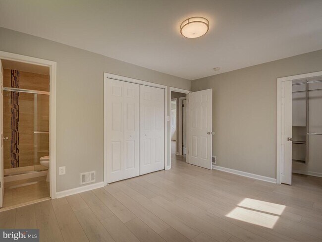 Building Photo - 6812 Landor Ln