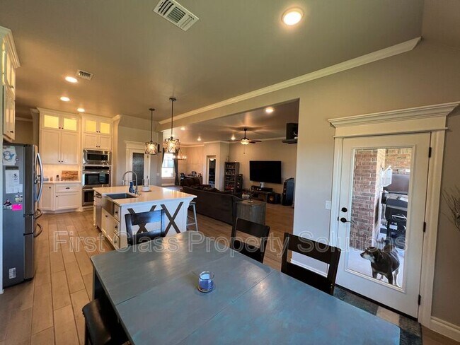 Building Photo - 3116 Drake Crest Dr