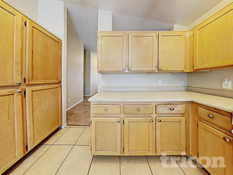 Building Photo - 4169 Lucas Ave