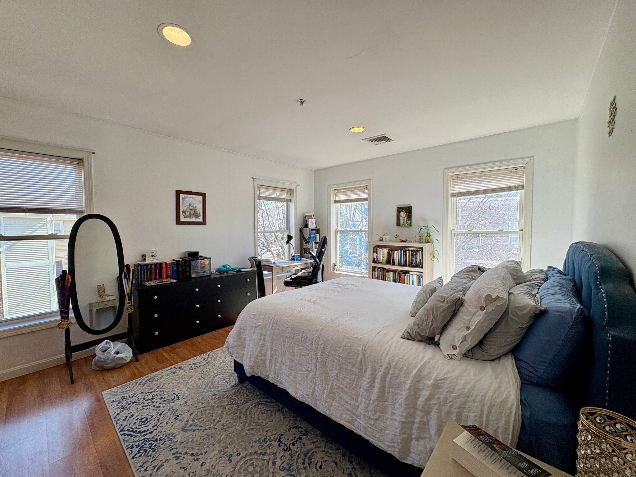 Building Photo - 20 Cameron St