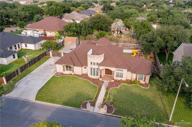 Building Photo - 2314 Woodland Dr