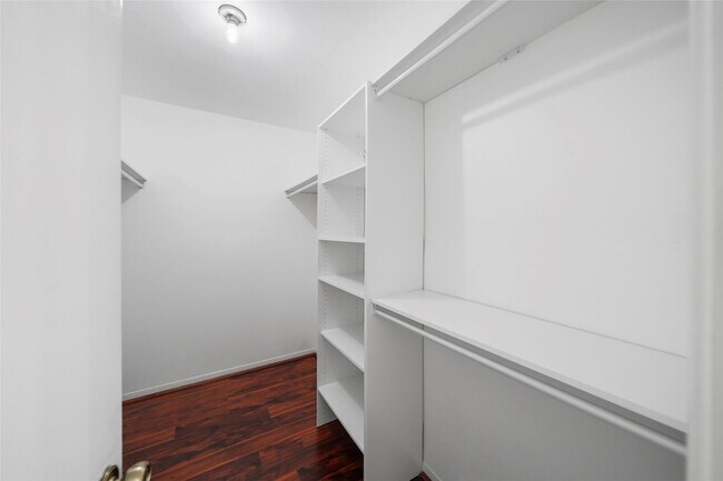 Building Photo - 17206 Park Lodge Dr