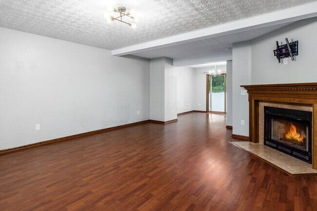 Building Photo - 5841 Elmbridge Ln