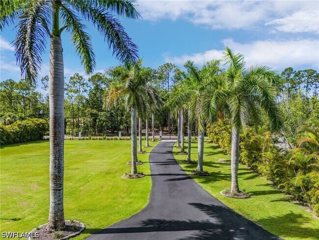 Building Photo - 6155 Standing Oaks Ln