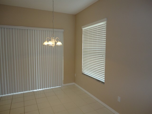 Building Photo - 4004 Water Park Ct