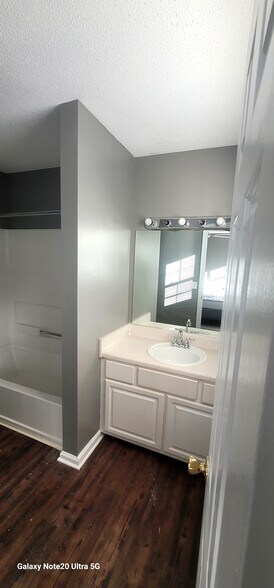 Master Bathroom - 2nd View - 140 Brentwood Dr