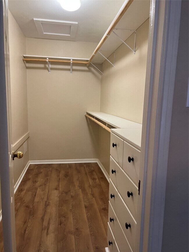 Building Photo - 837 Wax Myrtle Ln