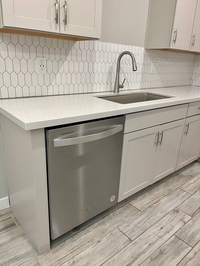 Building Photo - Newly Built Home in Tolleson! Modern 4 bd ...