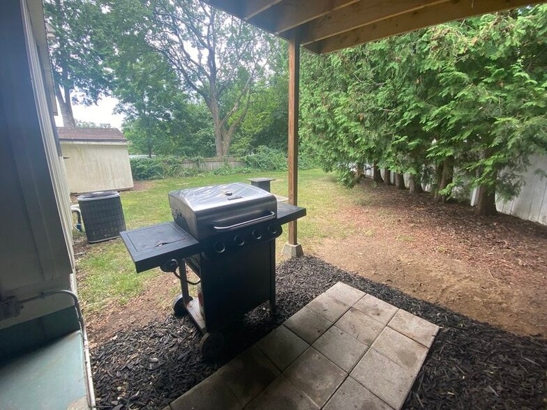 Building Photo - 4 Hathorn St