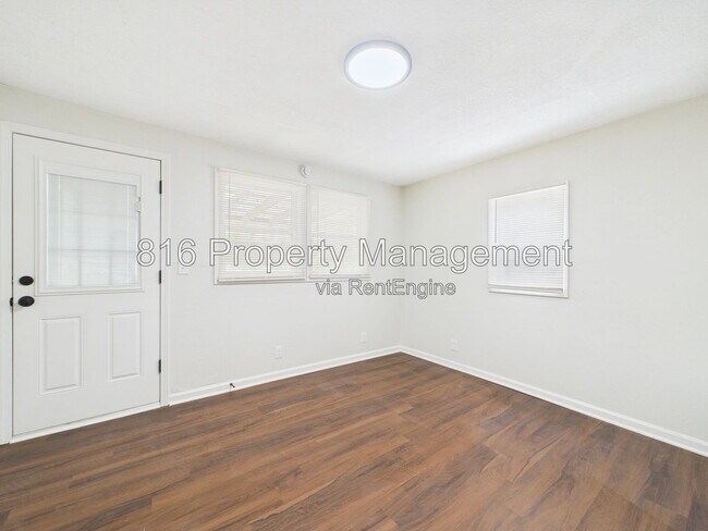 Building Photo - 6420 W 81st Terrace