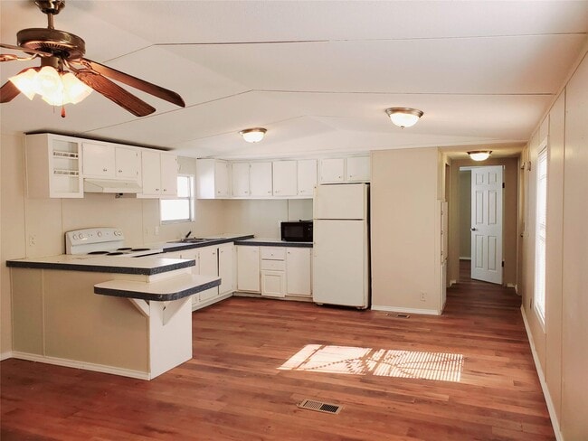 Building Photo - 401 S Woodson St