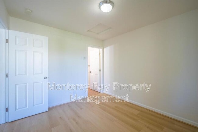 Building Photo - 820 Casanova Ave