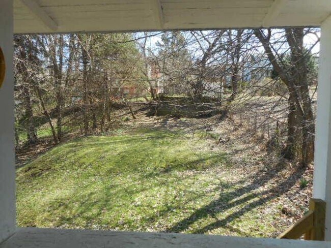 Building Photo - 2-bedroom 1st floor apartment for rent in ...