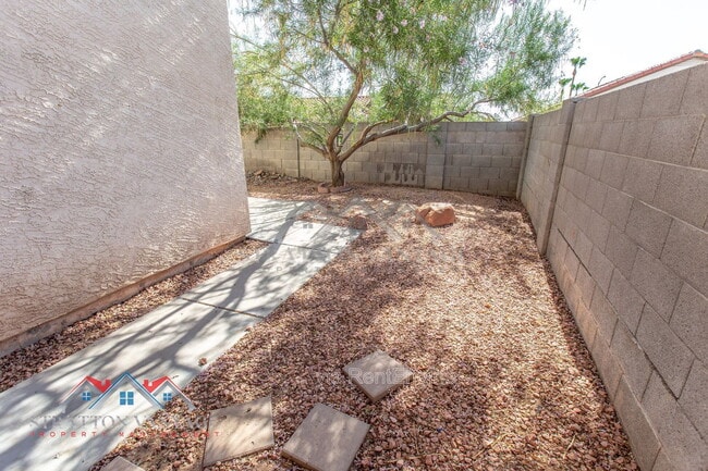 Building Photo - 4725 E Brown Rd