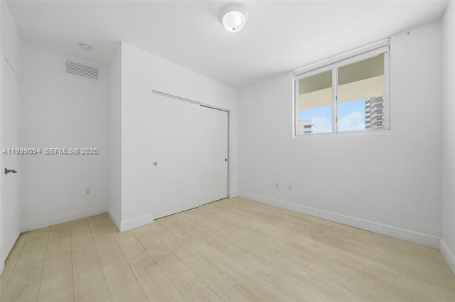 Building Photo - 6305 Indian Creek Dr