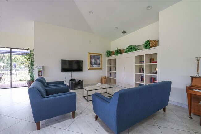 Building Photo - 6620 Boca Del Mar Dr