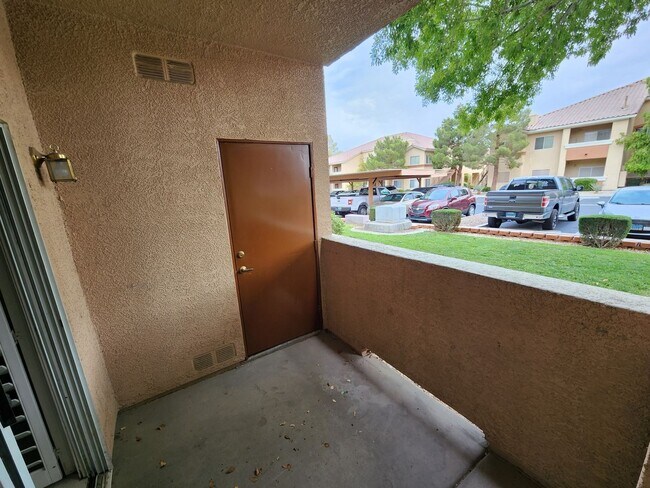 Building Photo - 1050 E Cactus Ave