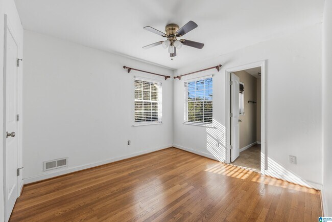 Building Photo - 5956 Crestwood Cir