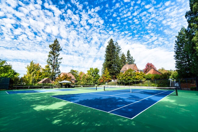 Building Photo - 1304 Foothill Dr