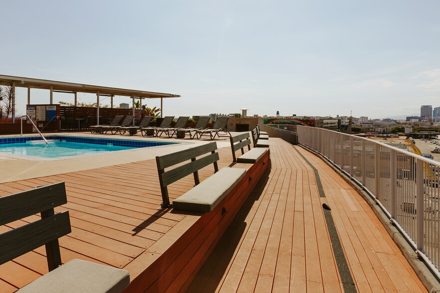 Building Photo - 1855 Industrial St