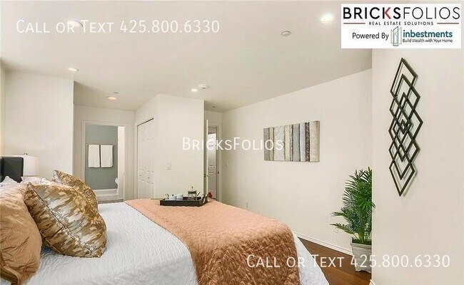 Building Photo - 320 5th Ave