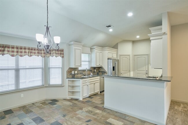 Building Photo - 13613 Vail Dr
