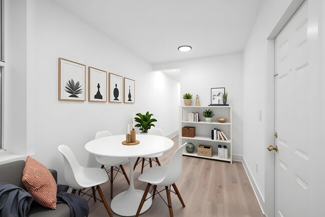 Building Photo - 500 Monroe St