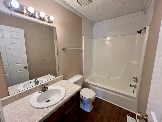 Building Photo - 2563 Carriage Dr