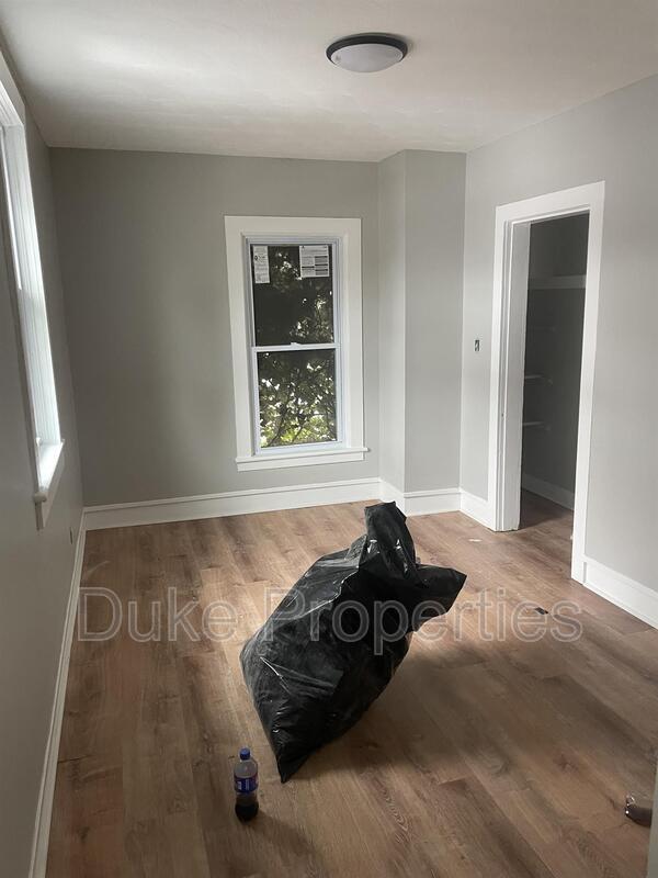 Building Photo - 5 Sheridan St