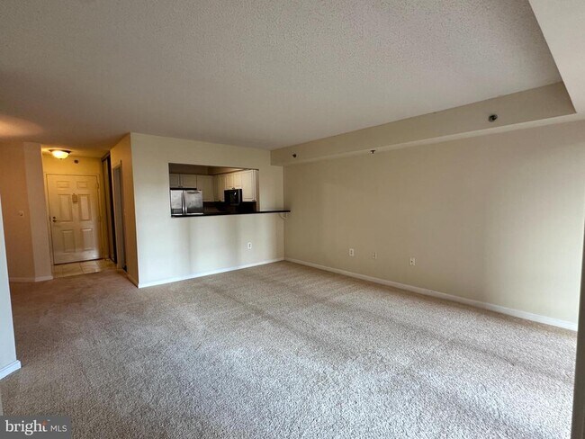 Building Photo - 2181 Jamieson Ave