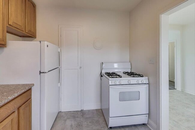 Building Photo - 5492 Ruth Ave