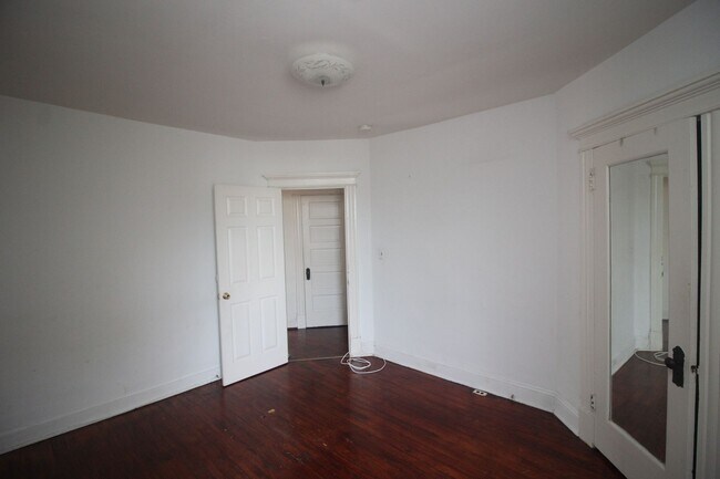 Building Photo - 2820 Guilford Ave