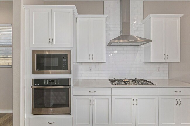 Building Photo - 20108 W Montecito Ave