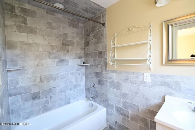 Building Photo - 1540 Birmingham Ave