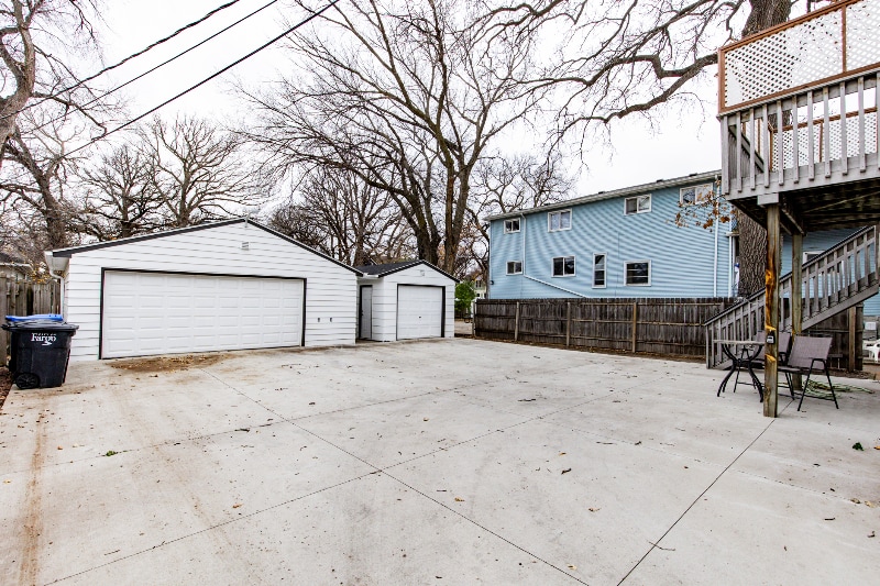 Building Photo - 344 6th Ave S