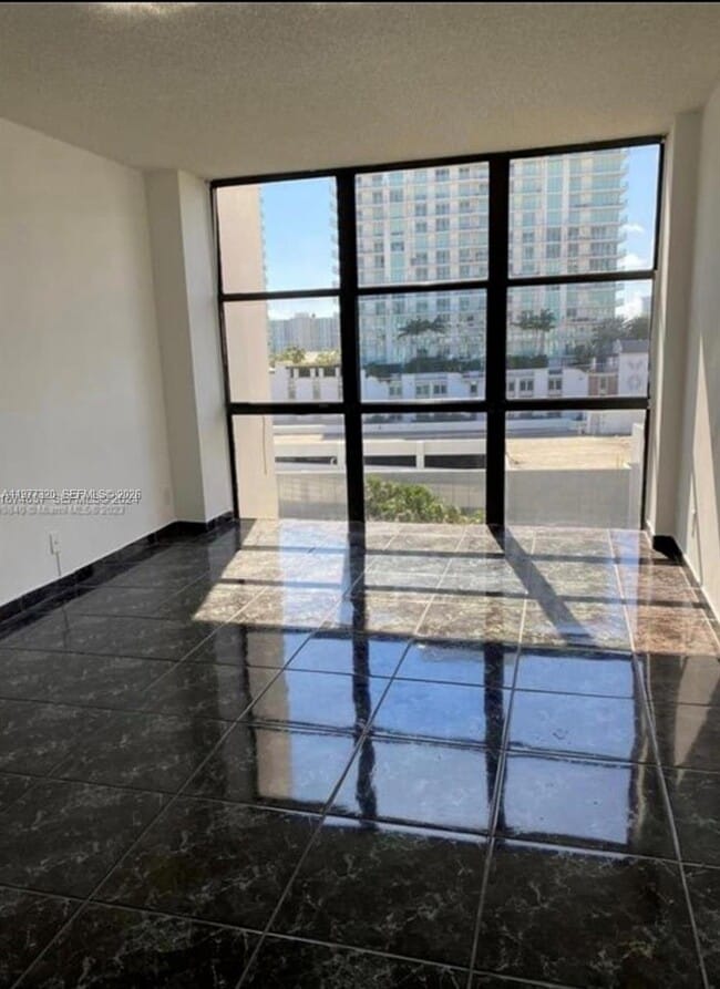 Building Photo - 16909 N Bay Rd