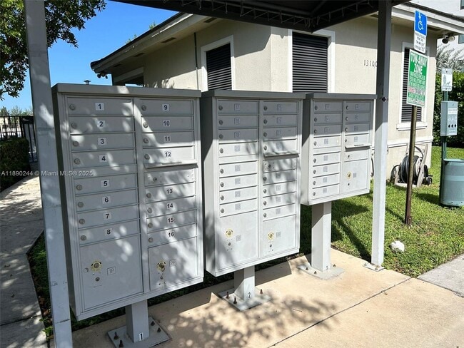 Building Photo - 12716 SW 131st Terrace