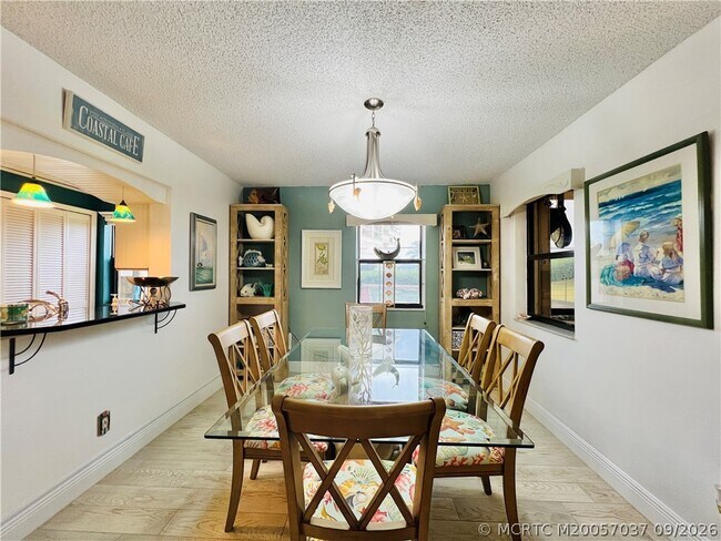 Building Photo - 10044 S Ocean Dr