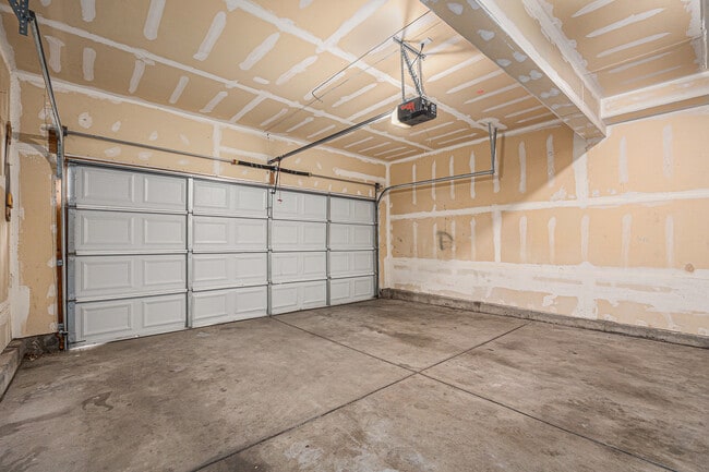 Building Photo - 1150 S Chester St