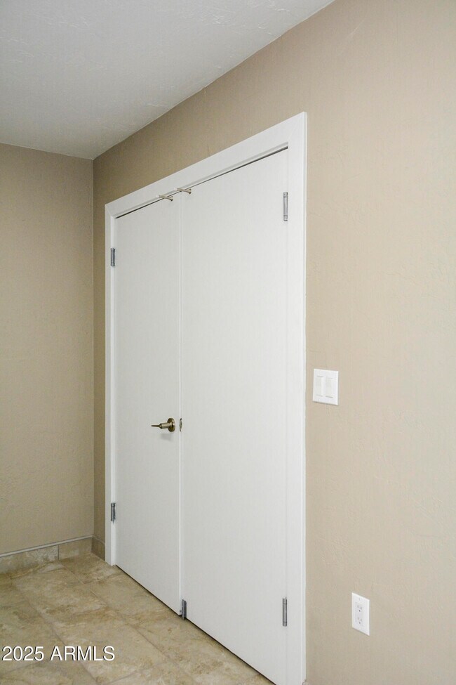 Building Photo - 14801 N Agua Fria Dr