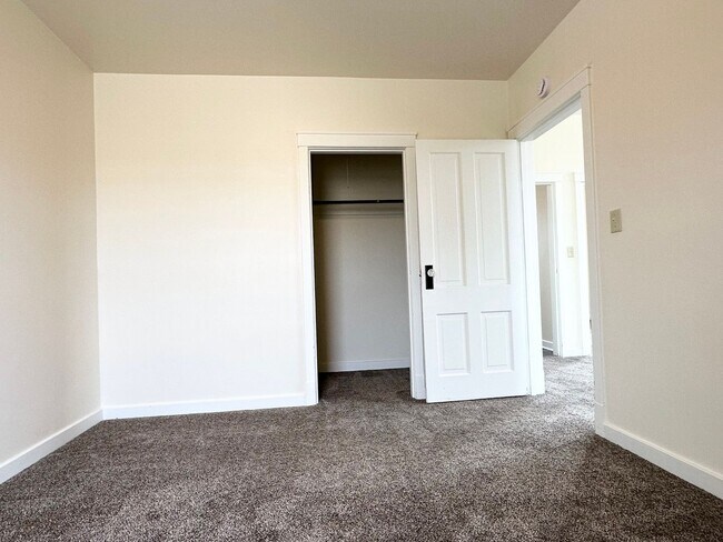 Building Photo - 2016 Marshall St