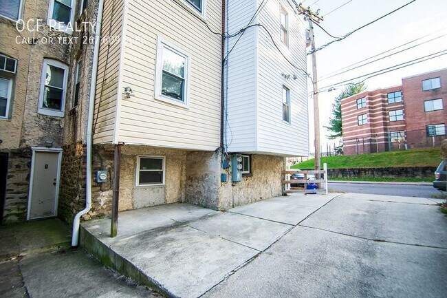 Building Photo - 5700 N 20th St