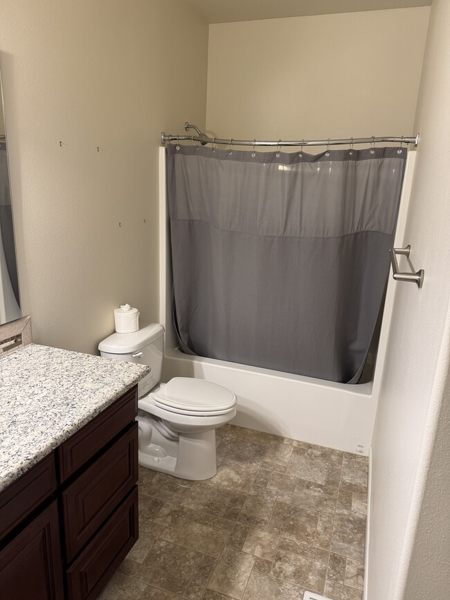 Building Photo - 17111-17111 111th St E