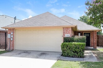 Building Photo - 3000 Huntington Ct