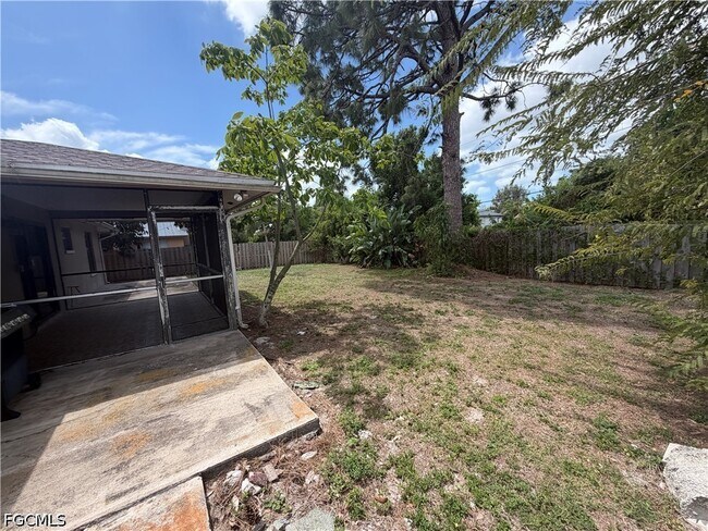 Building Photo - 18540 Tampa Rd