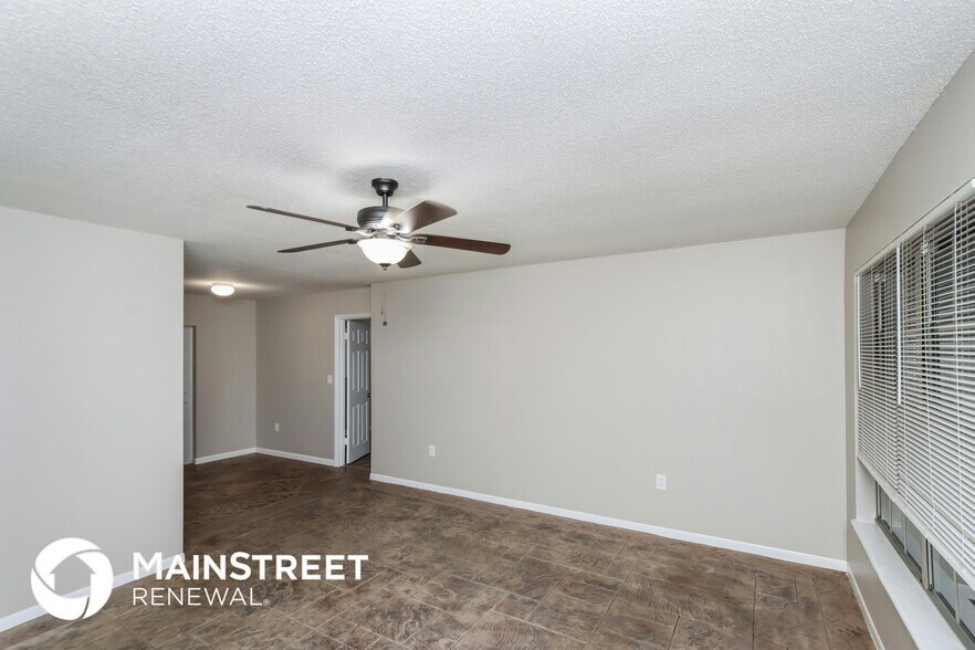 Building Photo - 862 Lance St