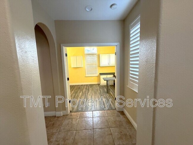 Building Photo - 6832 Salvaterra Cir